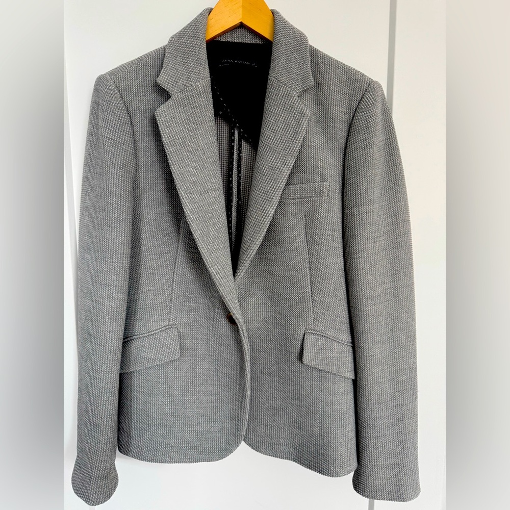 Zara Blazer - Picture 1 of 4